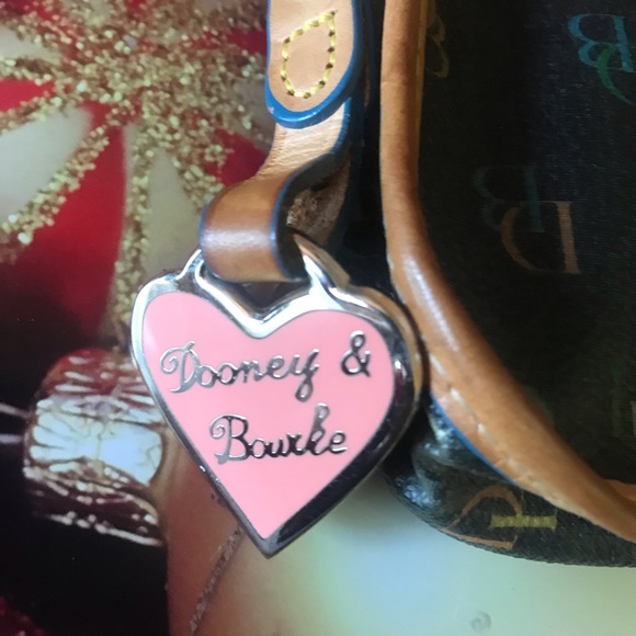 Dooney & Bourke wristlet - Picture 7 of 8